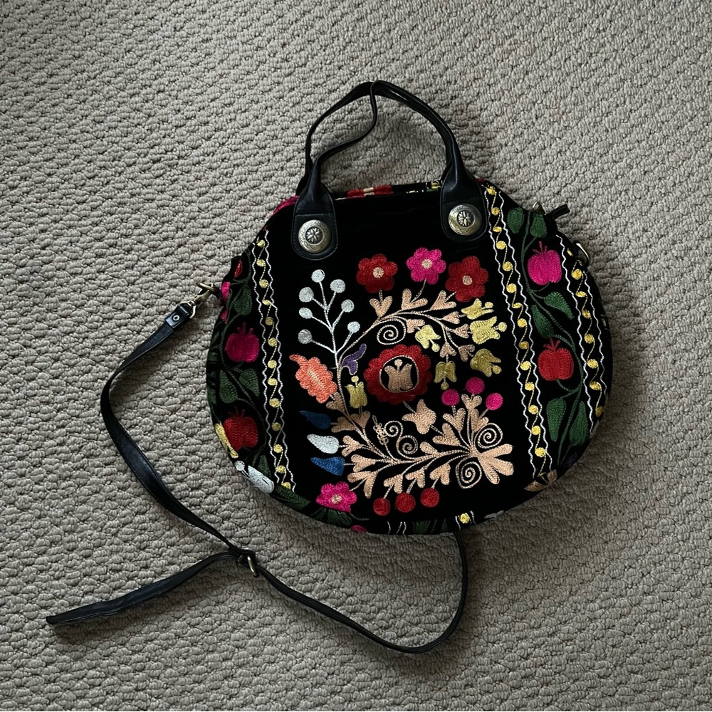 Absolutely GORGEOUS Embroidered Colorful Bag - Picture 2 of 14